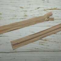 Молния потайная неразъемная, витая, Т3, 50см, нейлон, 0758 пудра