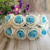 Букет роз из фома 3см 12шт бело-ярко-голубой