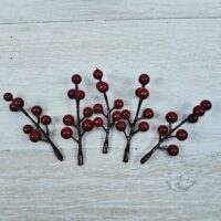 Ягода на веточке красная короткая 10см М124