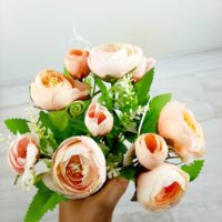 Букет ранункулюс шампань М33