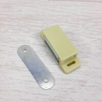 Магніт дверний 45х17мм С-151