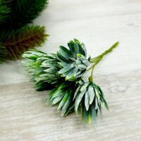 Добавка пластик зелень №1 4см пучок 6 вет