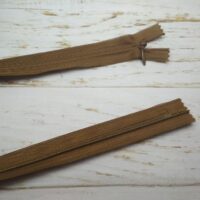 Молния потайная неразъемная, витая, Т3, 50см, нейлон, 0975 коричневый