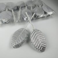 Бутоньерка листики тканевые 5см Серебро 10шт Л1