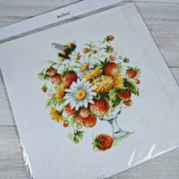 БлагоДар 14-944 Ромашки с клубникой, схема под нитки 33*33см