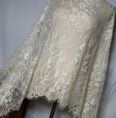 Французкое кружево (шантильи) 70см молочное