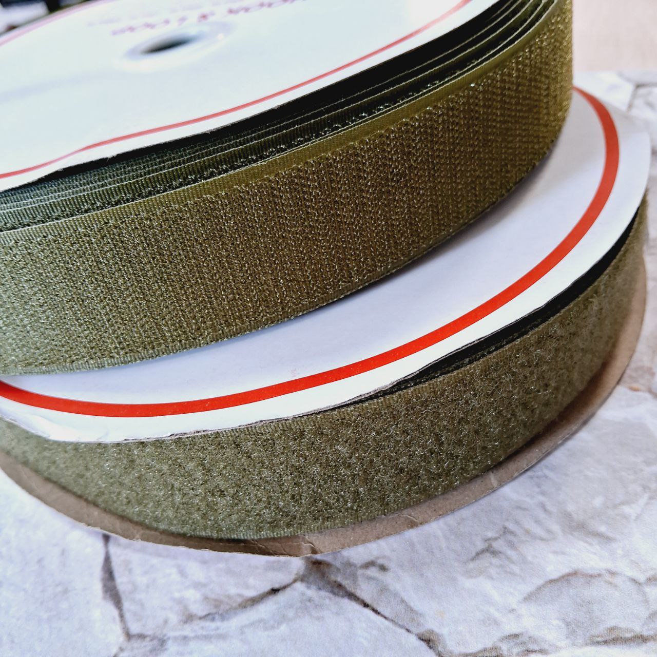 Липучка текстильна 25мм хакі 2402