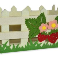 Конфетница из фетра "Клубничная поляна" 15*20см 230049