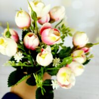 Букет мелких роз с гипсофилой Айвори-лиловый 20-05-1