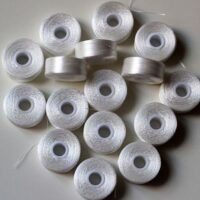 Нитка на шпульке Роял белая 120м