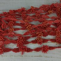 Тесьма декоративная с бусинами 2см Листики красная
