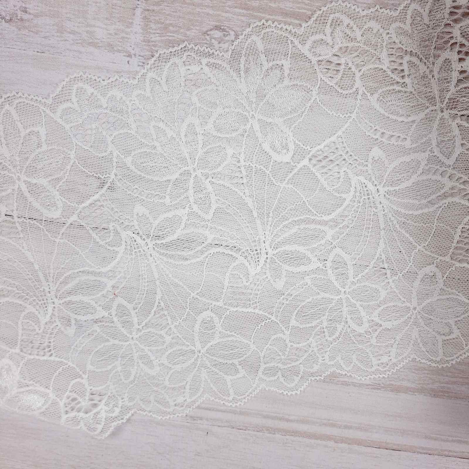 Кружево стрейч 17см молочное Лилия