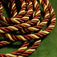 Шнур 7мм Цвет-156 красный с золотом ПВХ 1236