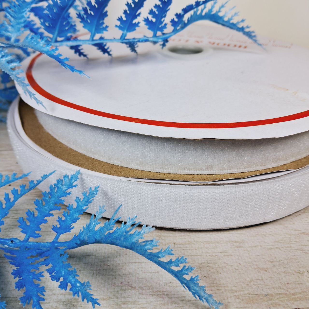 Липучка текстильна 38мм біла 28593