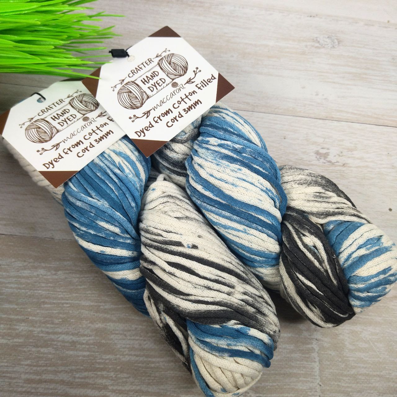 Кратер Котон Файлд (Crater Cotton Filled Hand Dyed) 200г/100м 23008 синьо-чорний