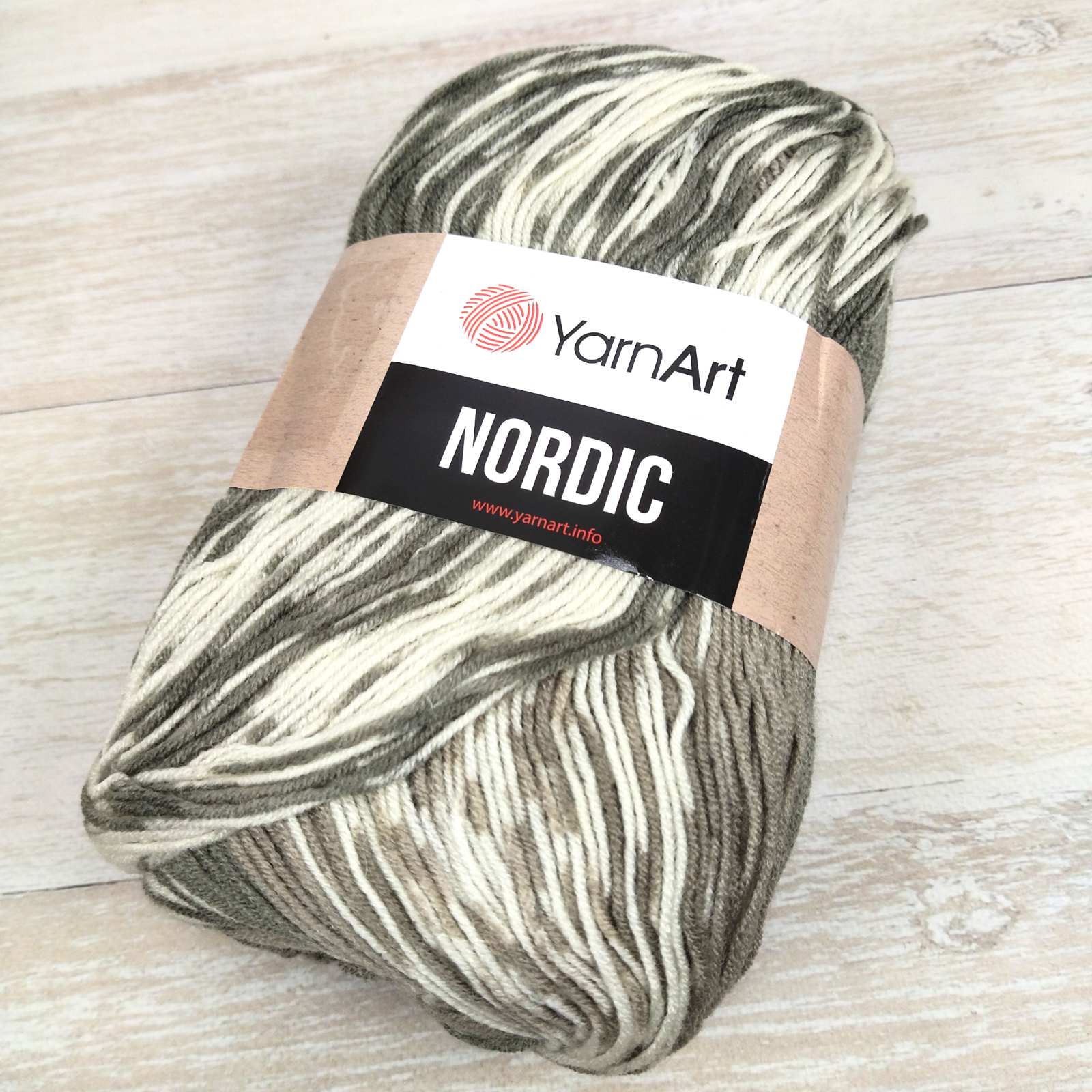 Ярнарт Нордік 150г/510м 659 сіро-білий