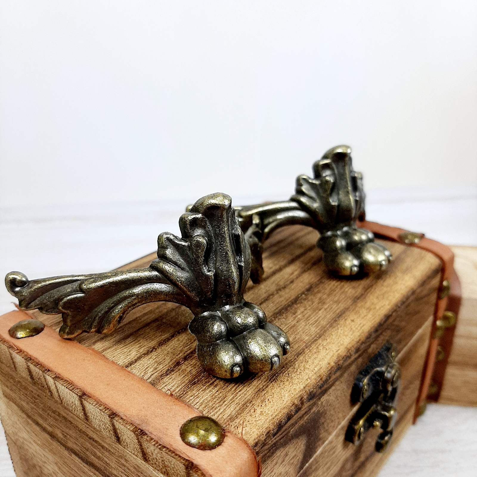 Ніжка С-611 стара латунь 84*42мм метал