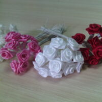 Розочки из атласа 1,5см 3085