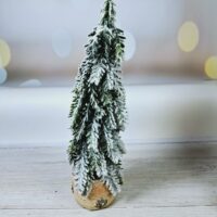 Ялинка декоративна засніжена на дерев'яному пеньку 12*12*28см 122-210