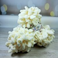 Алізе Пуффі (Alize Puffy) 100г/9,5м 01 молоко