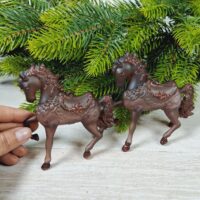 Фігурка пластик Кінь 10*10см матовий з свiтло-сливовим блиском 612750