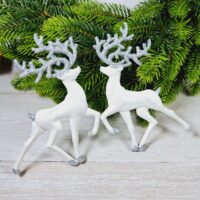 Фігурка пластик Олень 15*10см бiлий зi срiблом 619148