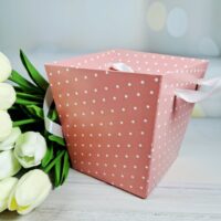 Коробочка Трапеція флористична 15*13,5см рожева в горохи 36017