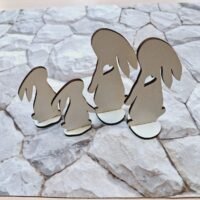 Зайчики великодні білі на підставці 2шт 10*4см та 7*3см