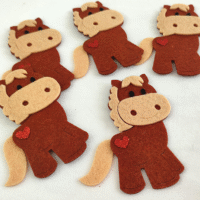 Декоративний виріб з фетру Коник 10см коричневий 120831