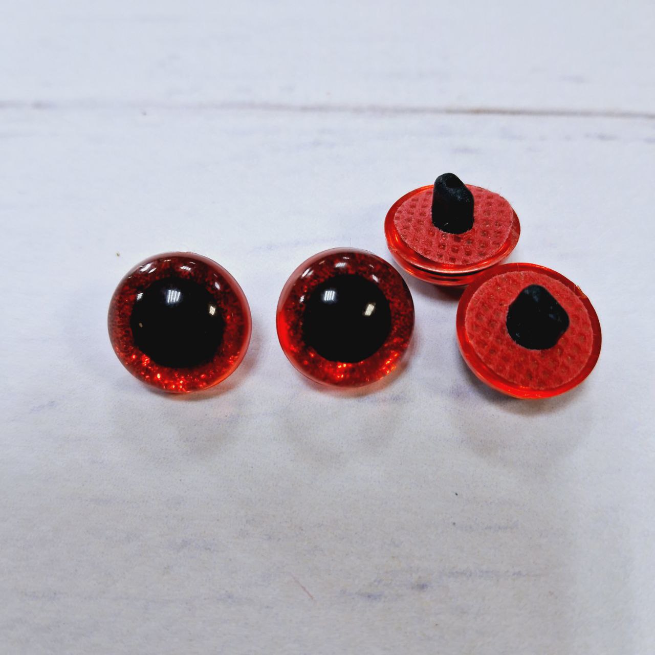 Очі круглі пришивні 15мм червоні 1 пара