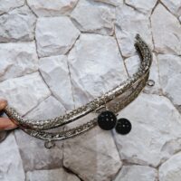 Фермуар для сумок 16,5*7см полуколо срібло з чорними кульками