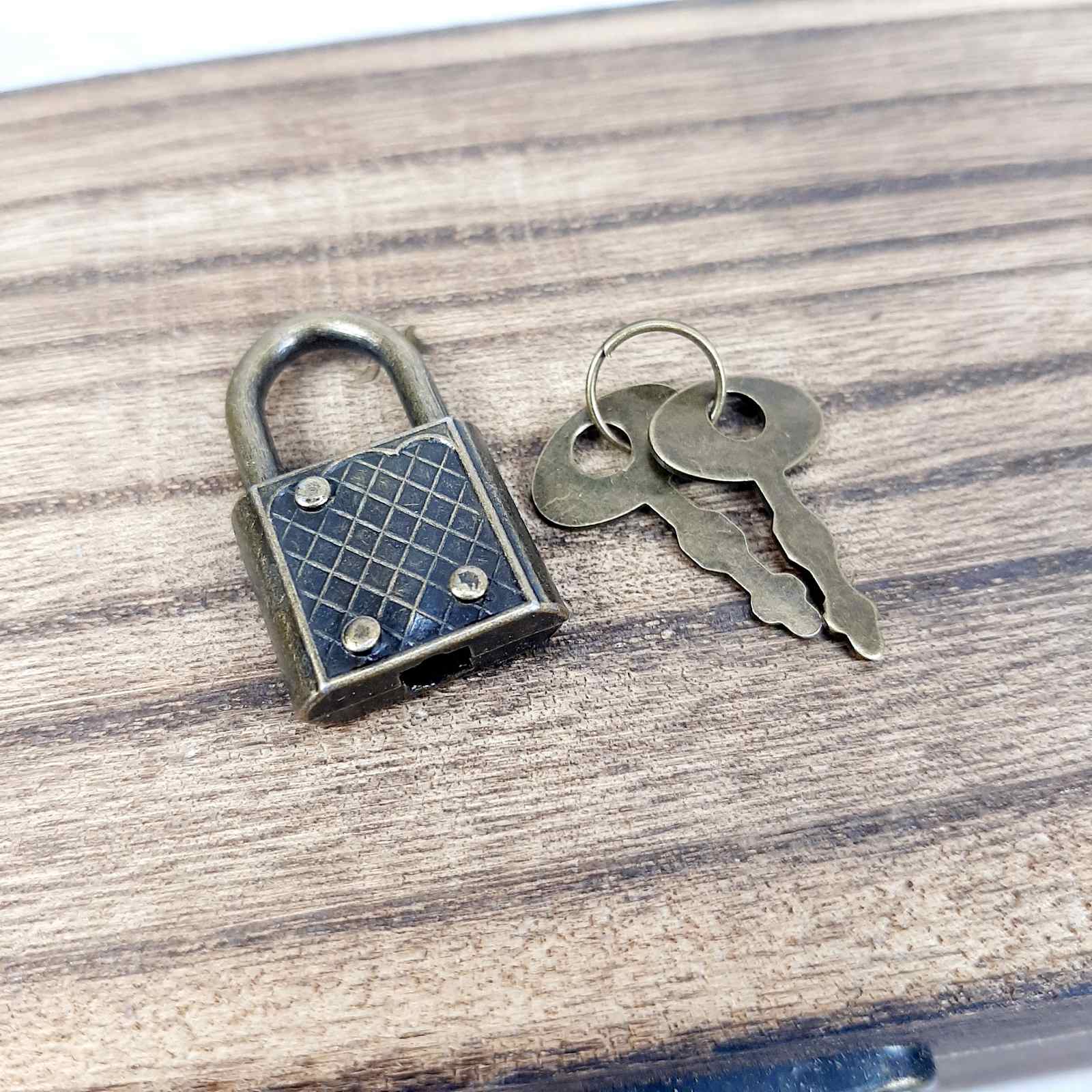 Замок В-051-2 колодки мідь 30*18мм