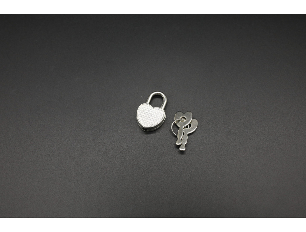 Замок В-051-19 колодки срібло серце 29*19мм