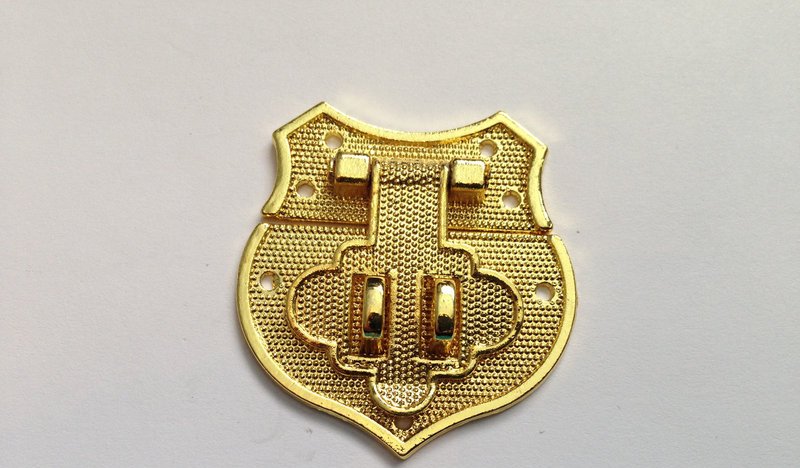 Замок А-048 золото 40*43мм