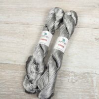 ПопЯрн Кордон (PopYarn Cordon) 100г/370м 002 срiбло