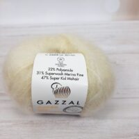 Газзал Супер Кід Мохер (Gazzal Super Kid Mohair) 25г/237м 64408 молочний