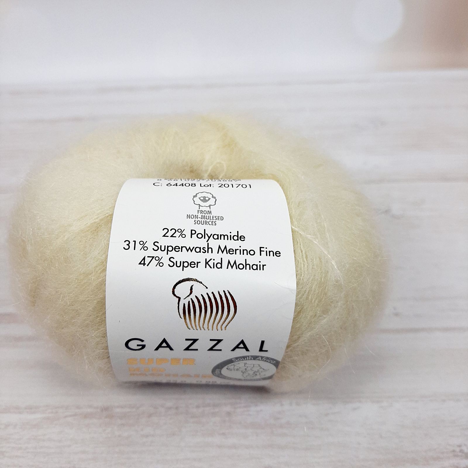 Газзал Супер Кід Мохер (Gazzal Super Kid Mohair) 25г/237м 64408 молочний