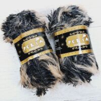 Перія Фоксі Фур (Peria Foxy Fur) 50г/43м 010 чорно-коричневий