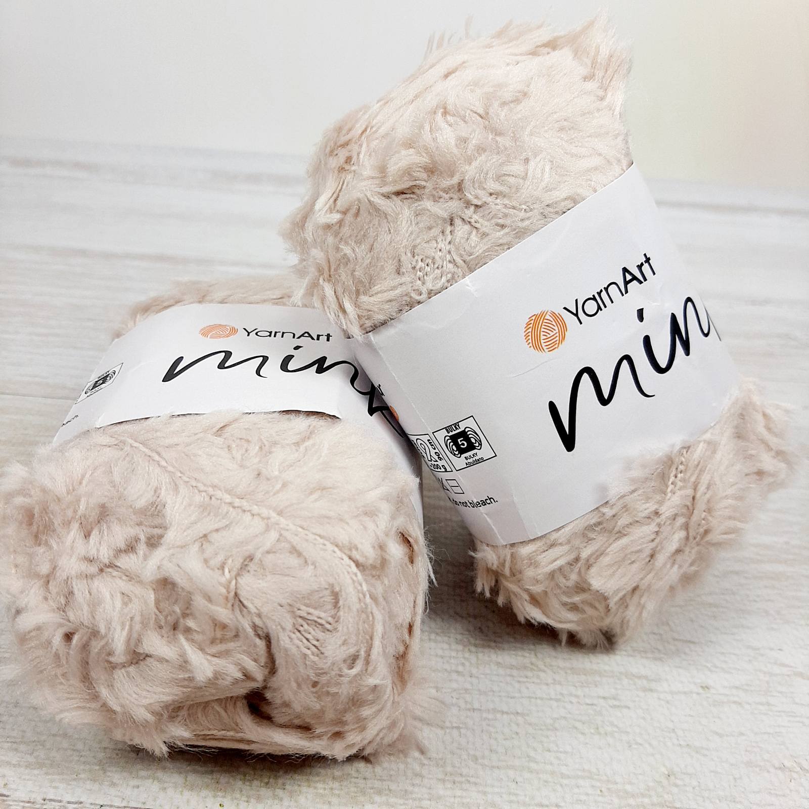 Ярнарт Минк 50г/75м 331 беж
