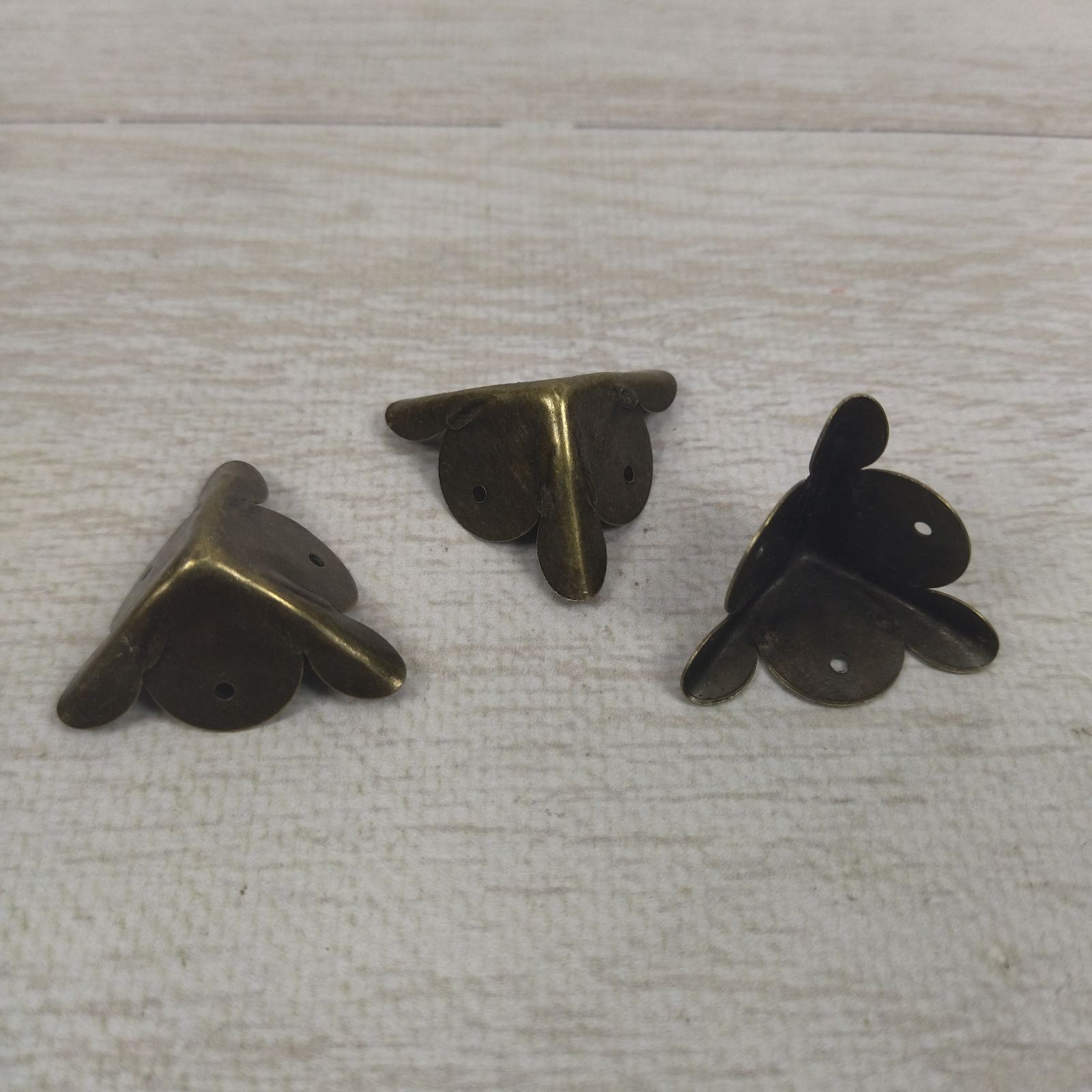 Куточок С-074 18*18мм золото