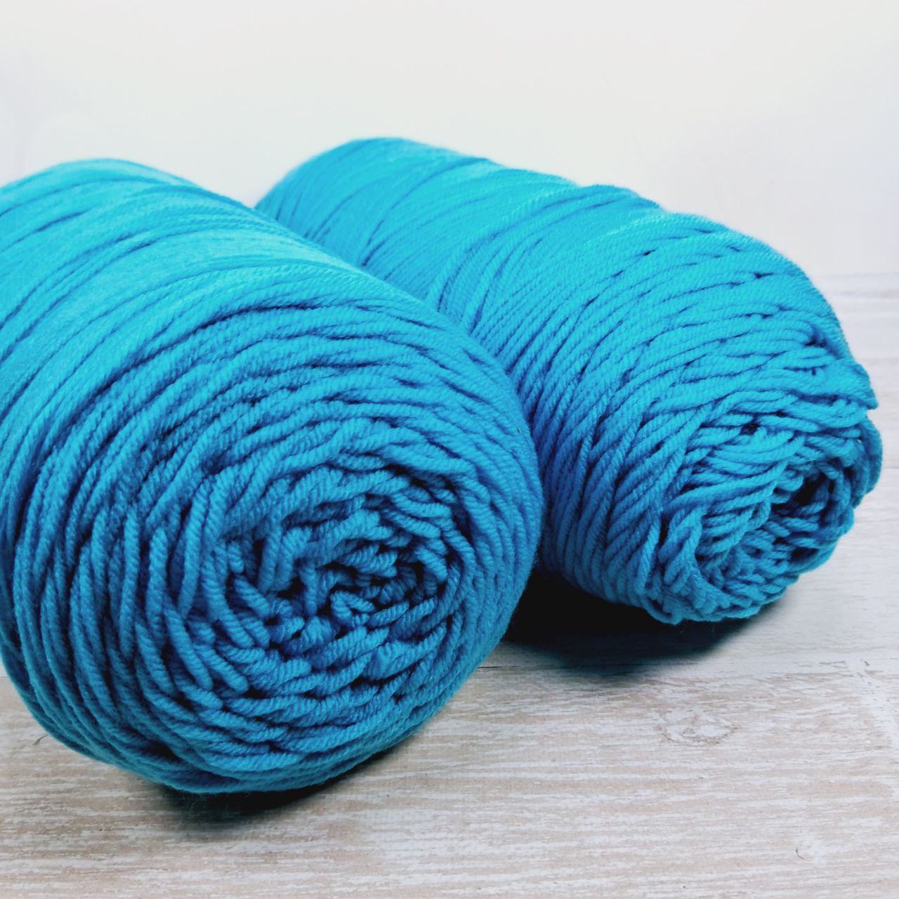 Сток акрил однотон 100г/190м бірюза яскрава