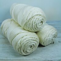 Сток акрил однотон 100г/190м молочний