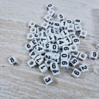 Намистини Акрил Мікс Цифер Кубики 6*6*6мм 25г