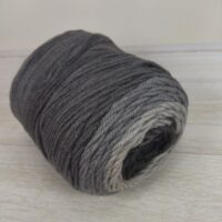 Сток акрил меланж 100г/190м чорно-сірий