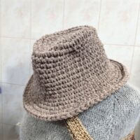 Капелюшок в'язаний бежевий