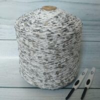 Пряжа Королевская пайетка 100г/125м №2 белая з серебрянной пайетой