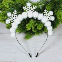 Обруч метал Три сніжинки з помпонами 6см 691196