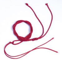 Шнур нейлоновый для ожерелий 60см красный 1шт