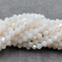 Біконус 2*2мм 170шт бежевий матовий з переливом b2087-1ab
